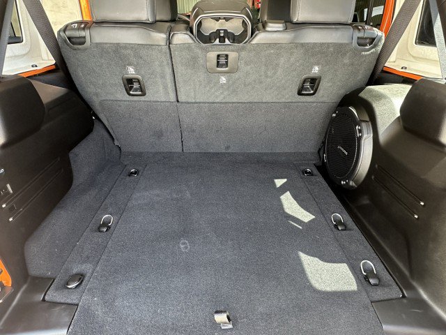 Used 2025 Jeep Wrangler Unlimited Sahara AWD/4WD image 19