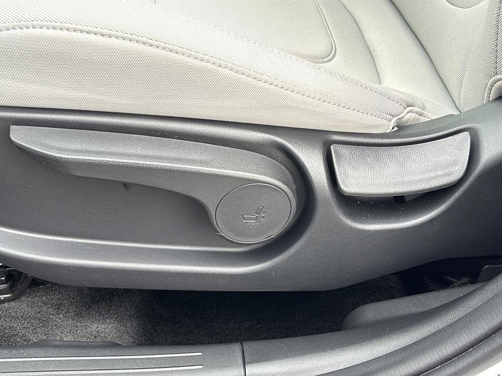 Certified 2025 Hyundai Tucson SE image 19