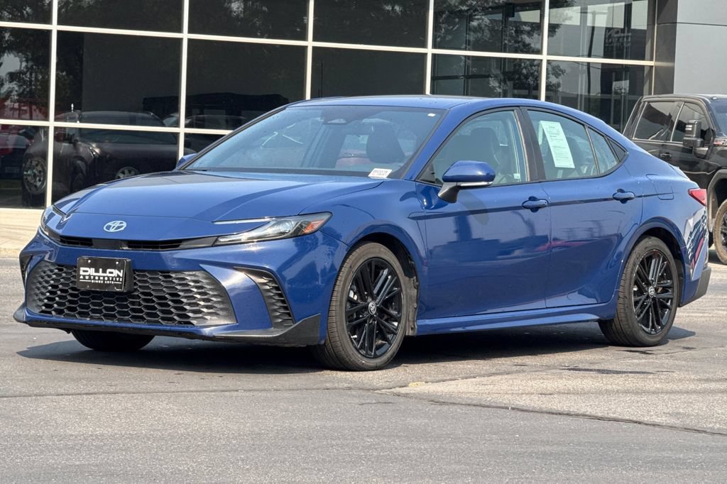 Used 2025 Toyota Camry SE FWD image 11