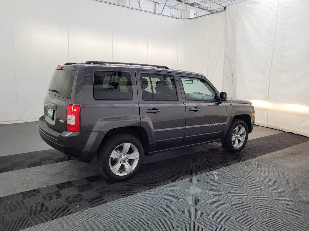 Used 2016 Jeep Patriot Latitude AWD/4WD image 10