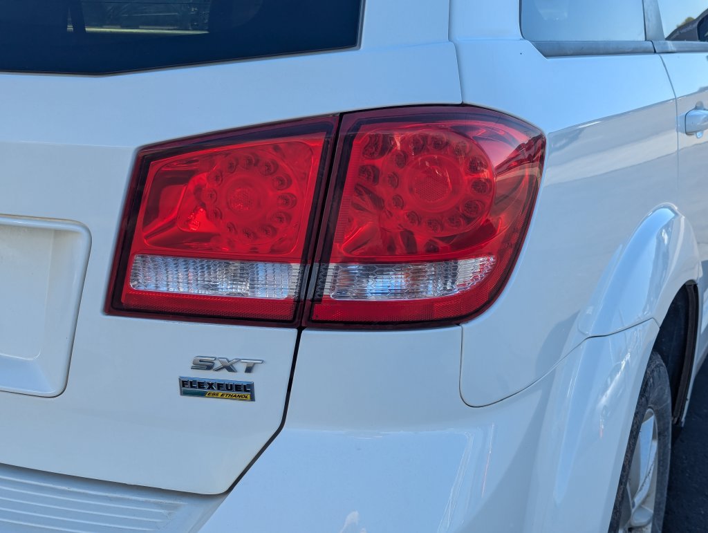 Used 2017 Dodge Journey SXT FWD image 5