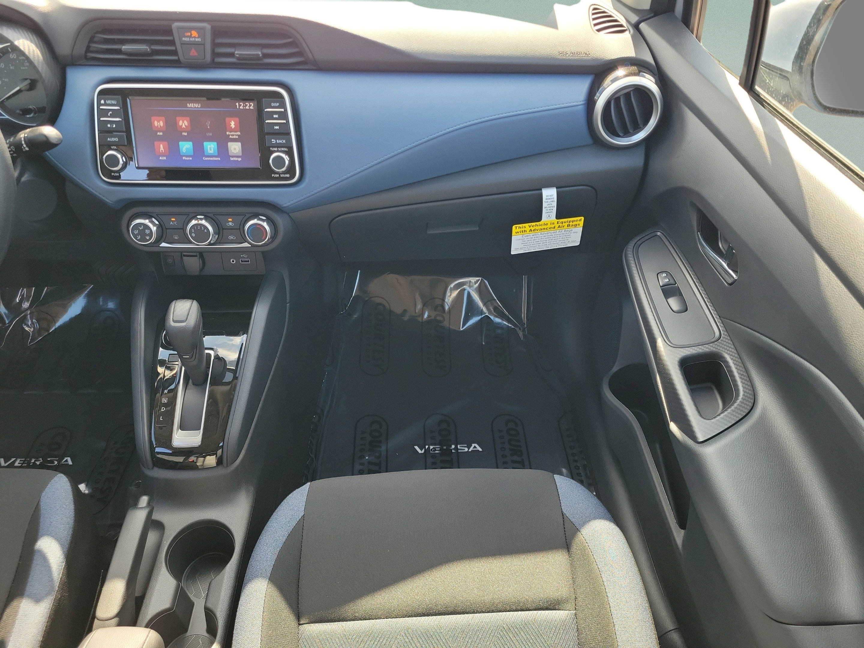 New 2025 Nissan Versa SV w/ Trunk Package FWD image 14