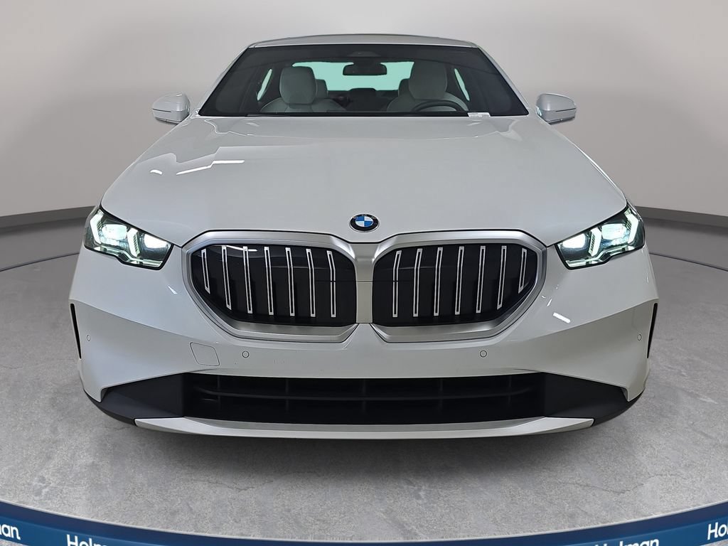 Used 2026 BMW 530i RWD image 3