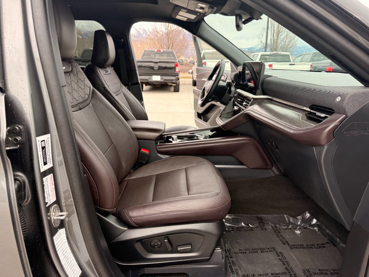 Used 2025 Ford Explorer Platinum w/ LUX Leather Package image 29