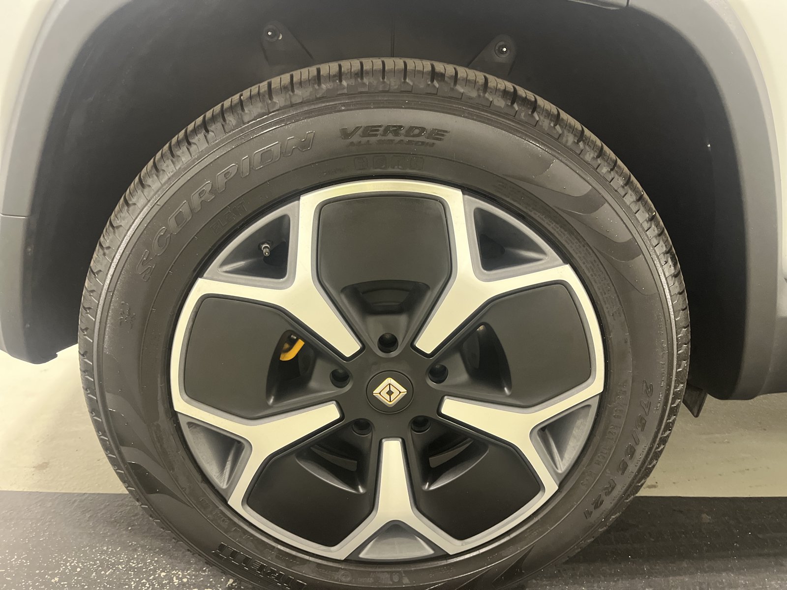 Used 2024 Rivian R1S Adventure AWD/4WD image 12