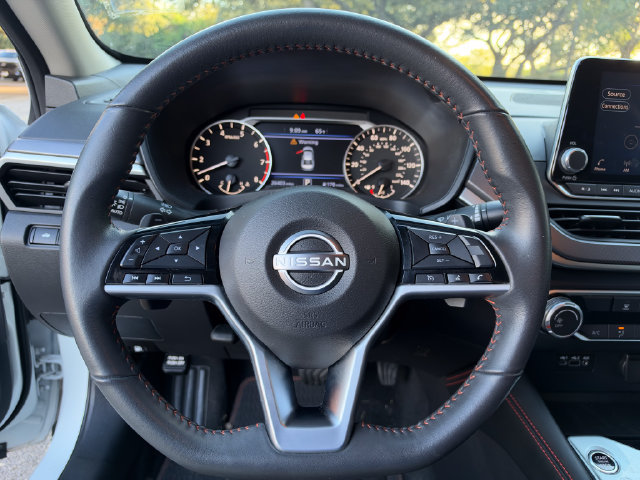Used 2025 Nissan Altima 2.5 SR FWD image 9