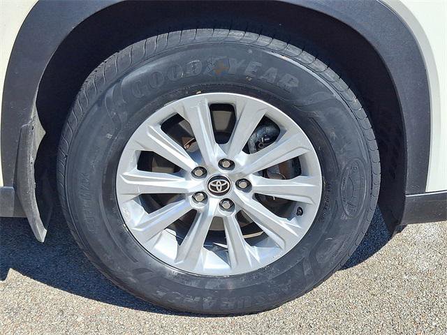 Certified 2024 Toyota Grand Highlander XLE image 8