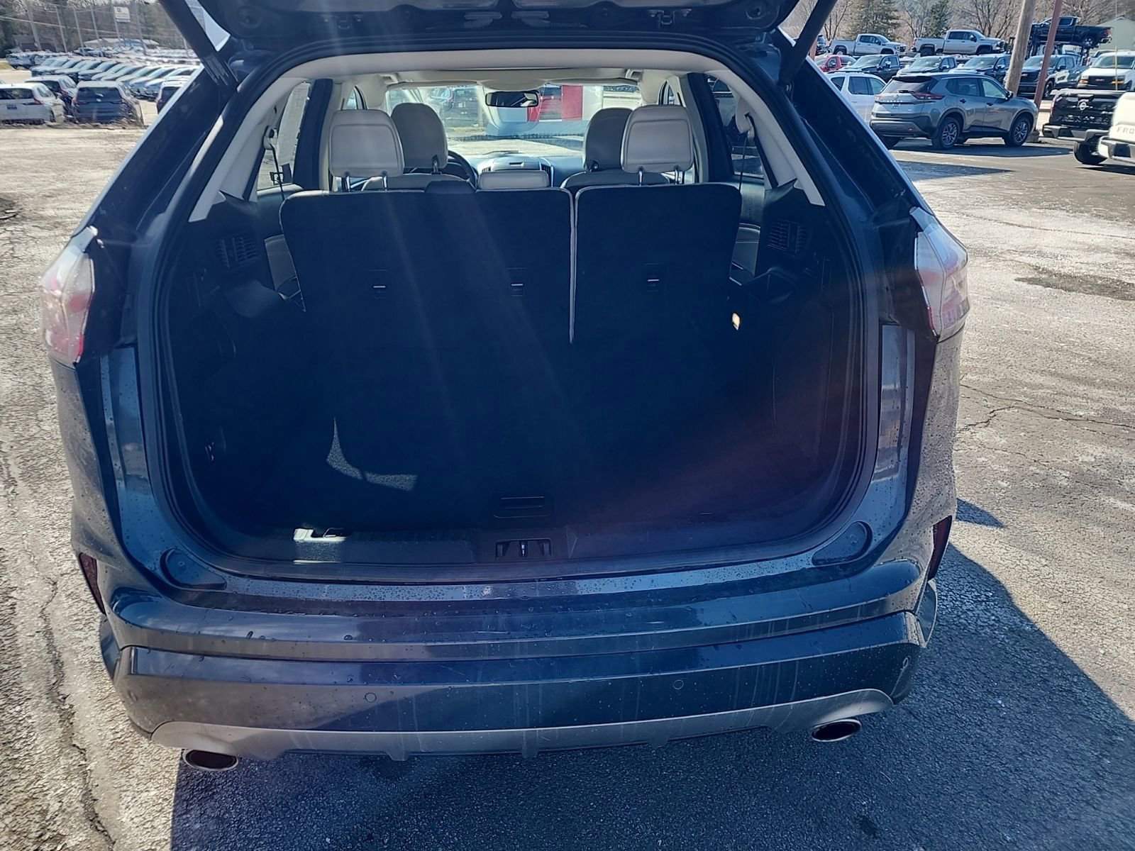 Used 2019 Ford Edge Titanium w/ Equipment Group 301A AWD/4WD image 28