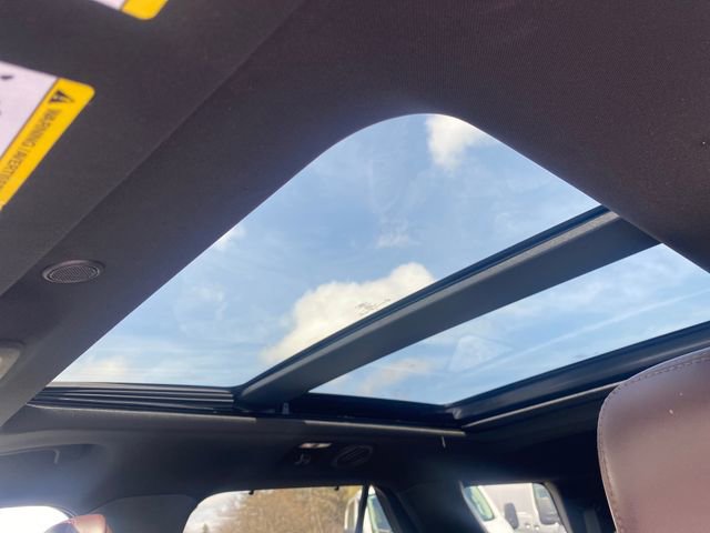 Used 2020 Ford Explorer Platinum image 25