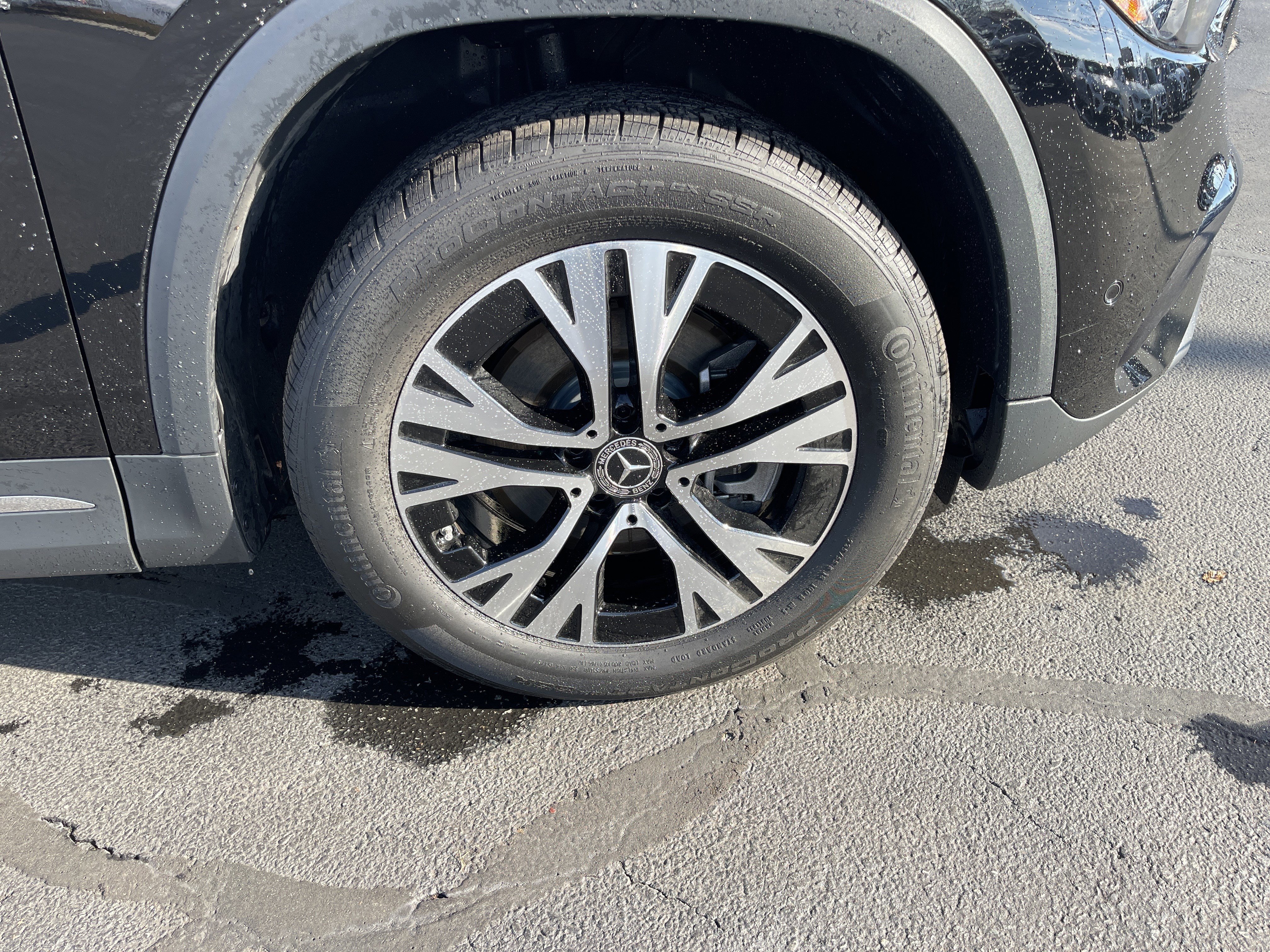 Certified 2025 Mercedes-Benz GLA 250 4MATIC w/ Driver Assistance Package image 13