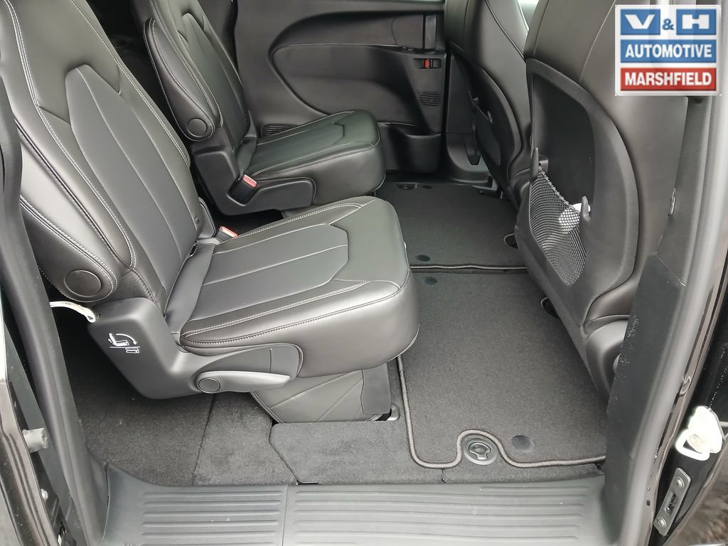 New 2026 Chrysler Voyager LX FWD image 33