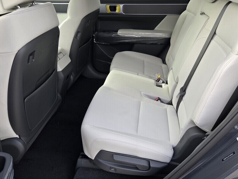 New 2026 Hyundai Santa Fe SE FWD image 6