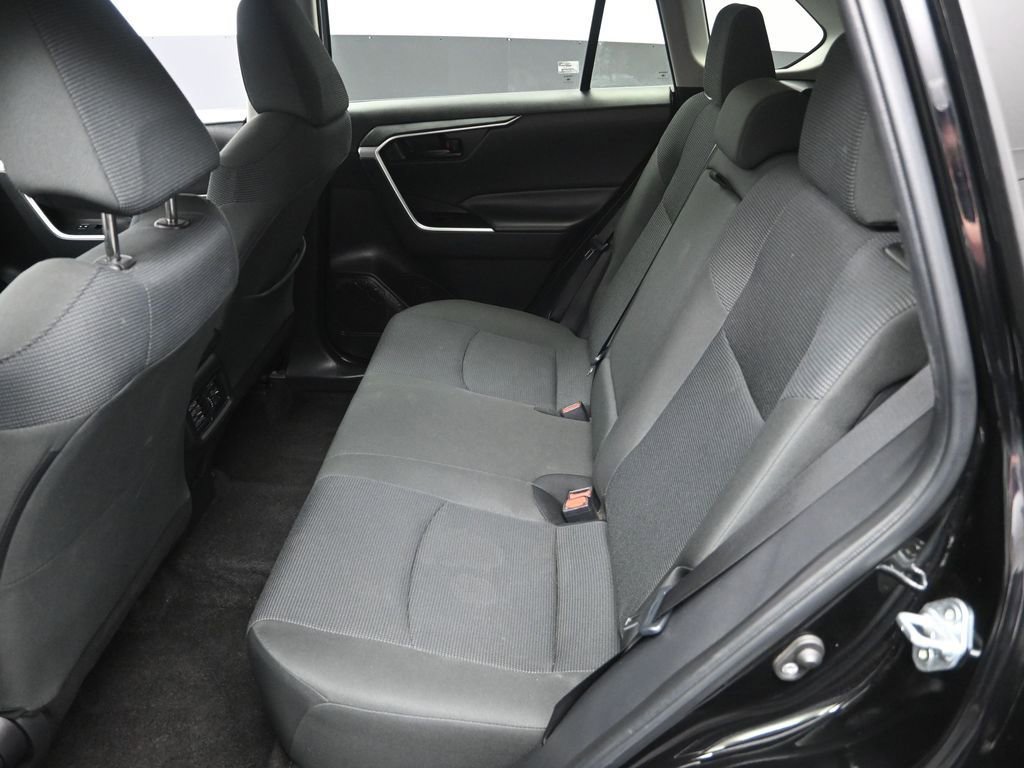 Used 2024 Toyota RAV4 LE image 29