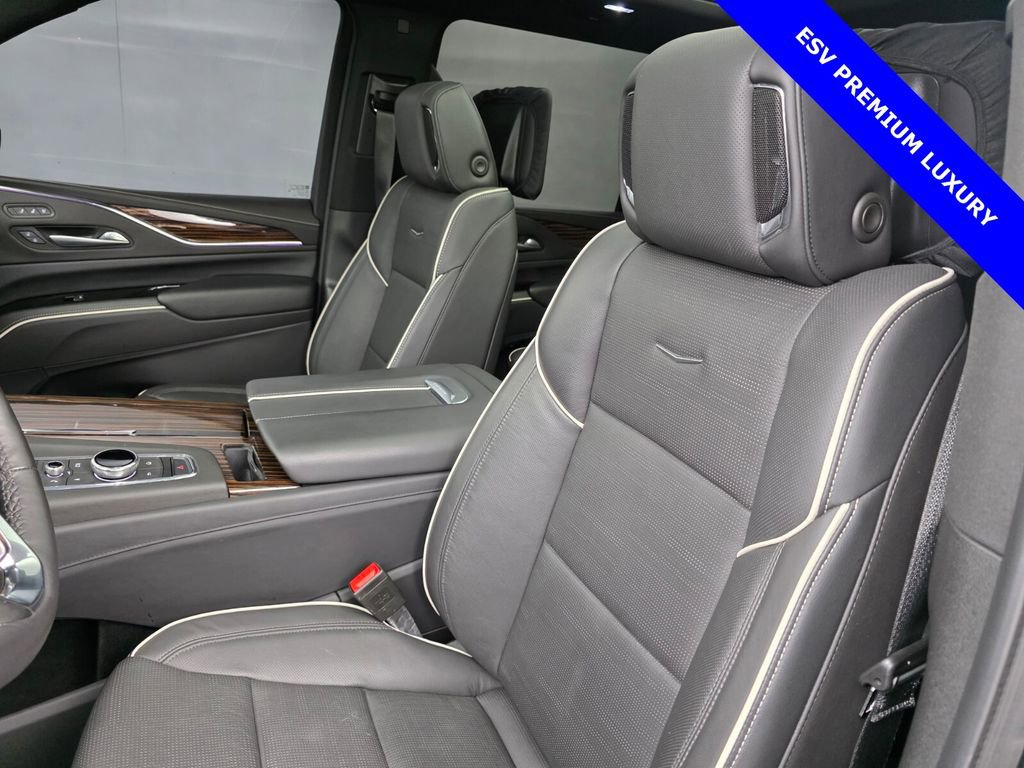 Used 2024 Cadillac Escalade ESV Premium Luxury image 11
