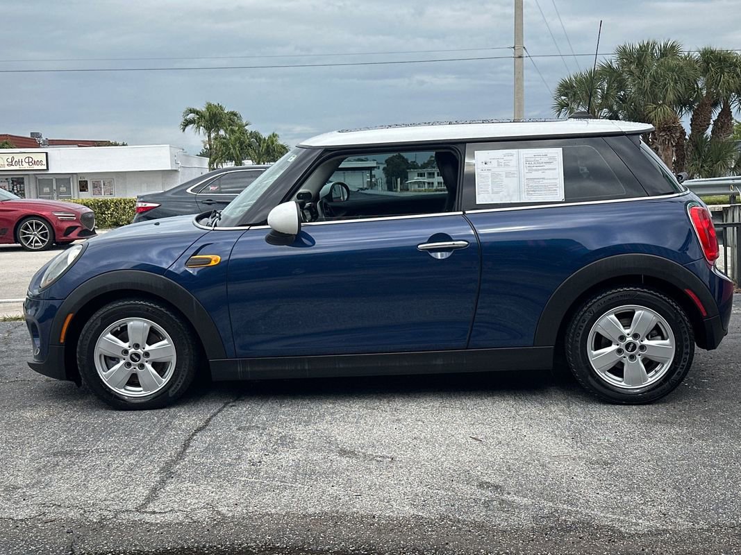 Used 2015 MINI Cooper 2-Door Hardtop image 2