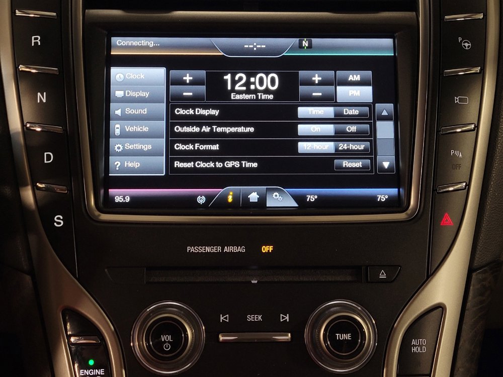 Used 2016 Lincoln MKX Reserve w/ Technology Package FWD image 25