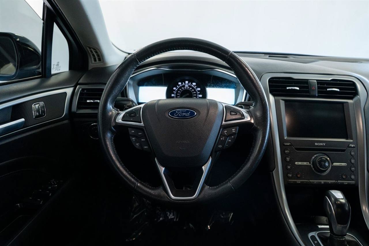 Used 2016 Ford Fusion Titanium FWD image 17