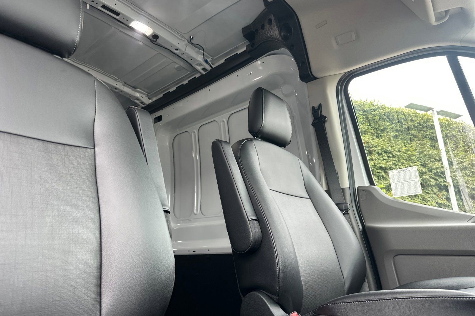 New 2025 Ford E-Transit 148 Medium Roof image 13