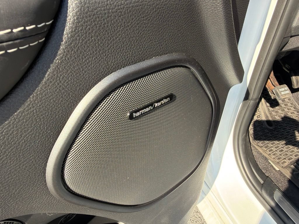 Used 2022 Dodge Durango SRT w/ Technology Group AWD/4WD image 15