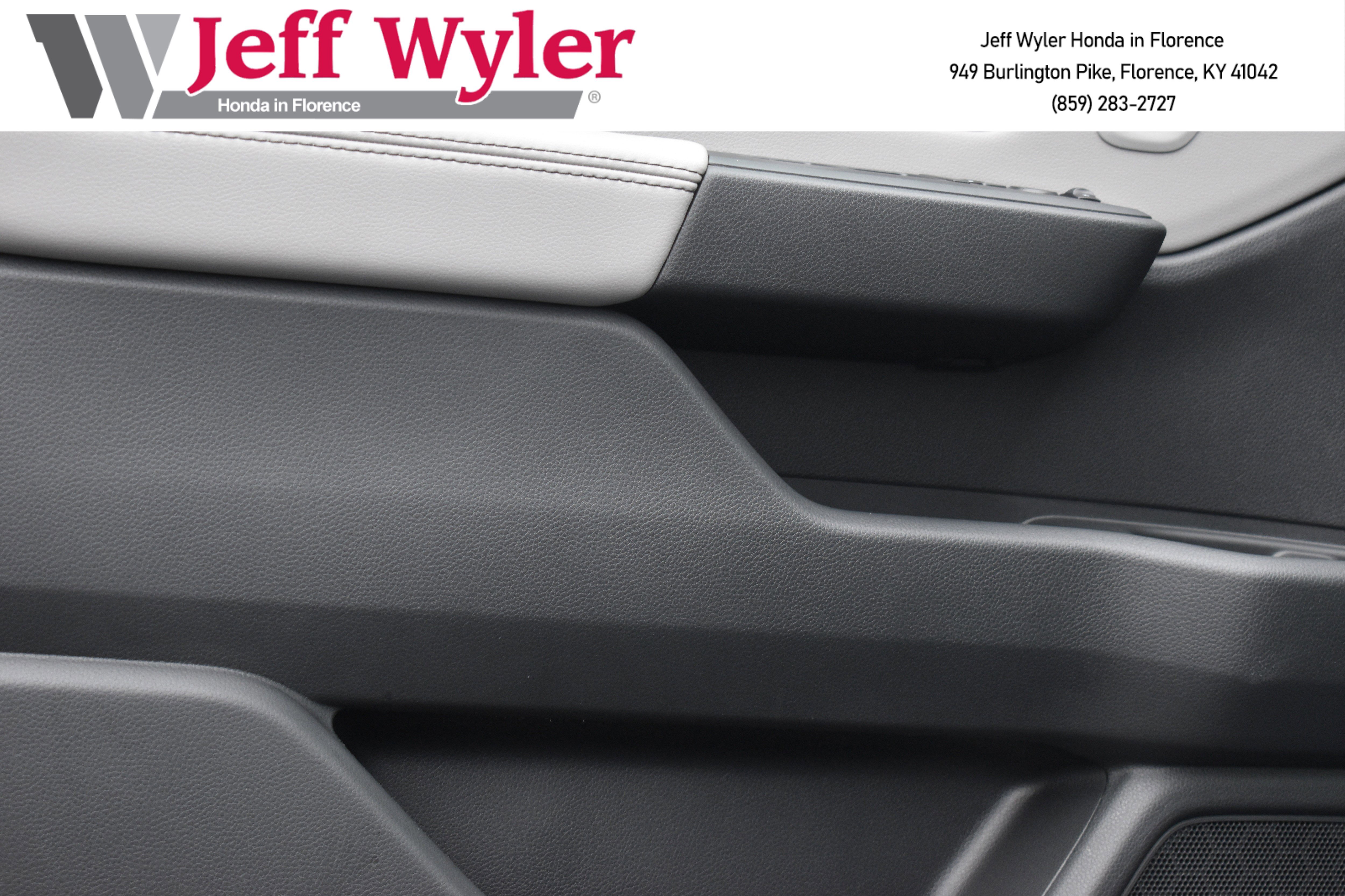 New 2025 Honda Pilot Touring image 11