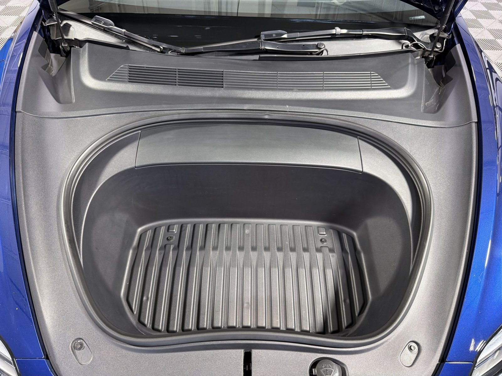 Used 2024 Tesla Model 3 Standard Range RWD image 30