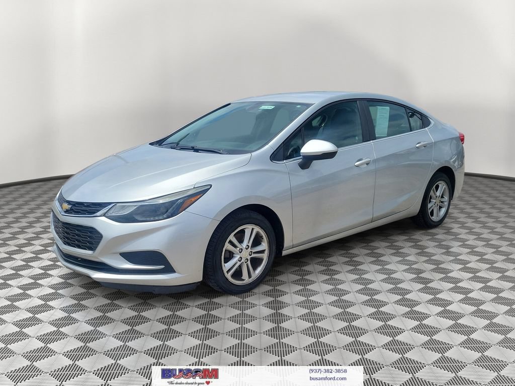 Used 2017 Chevrolet Cruze LT FWD image 3