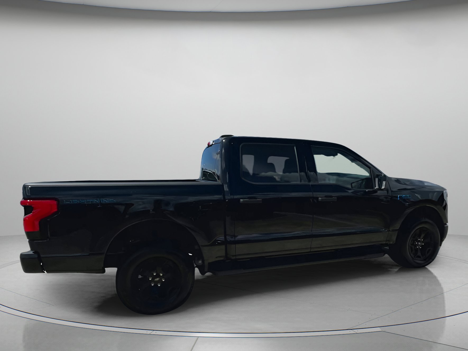 Used 2025 Ford F150 Lightning XLT image 31