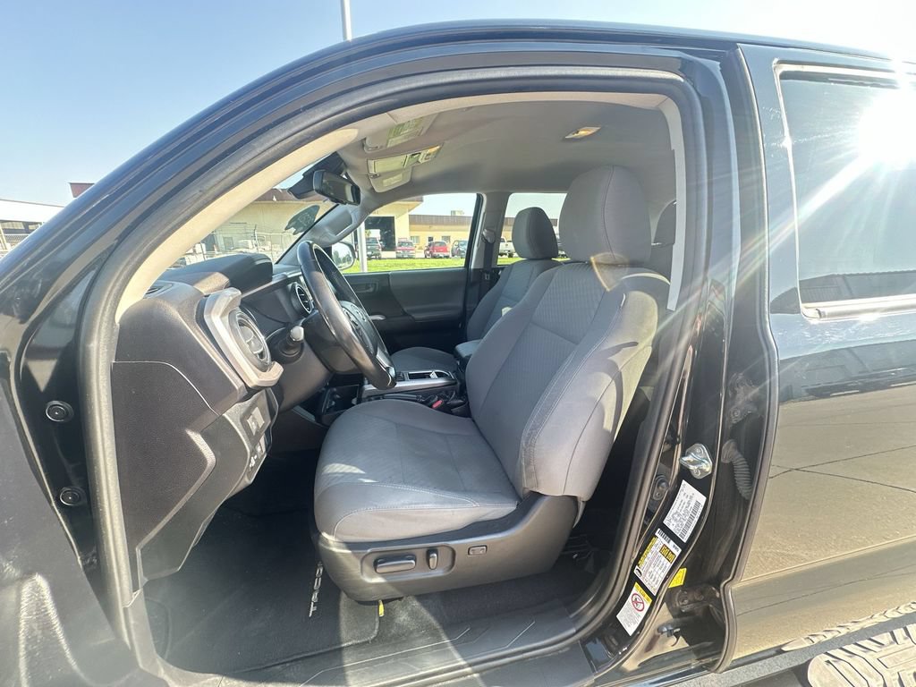 Used 2020 Toyota Tacoma SR5 AWD/4WD image 20