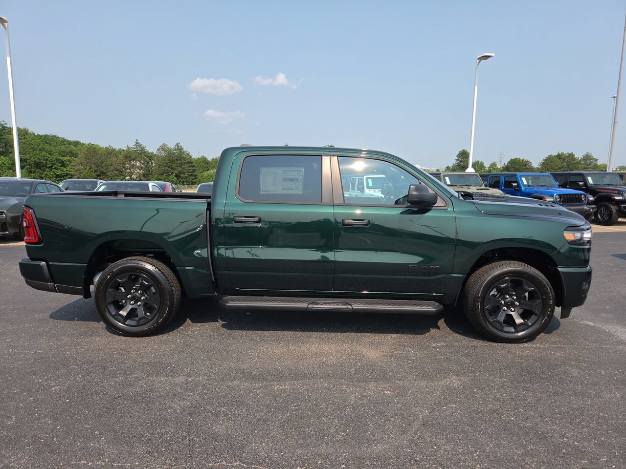 New 2026 RAM 1500 Express AWD/4WD image 9