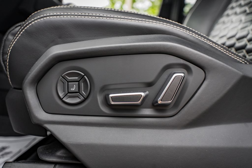 Used 2024 Lamborghini Urus S AWD/4WD image 22