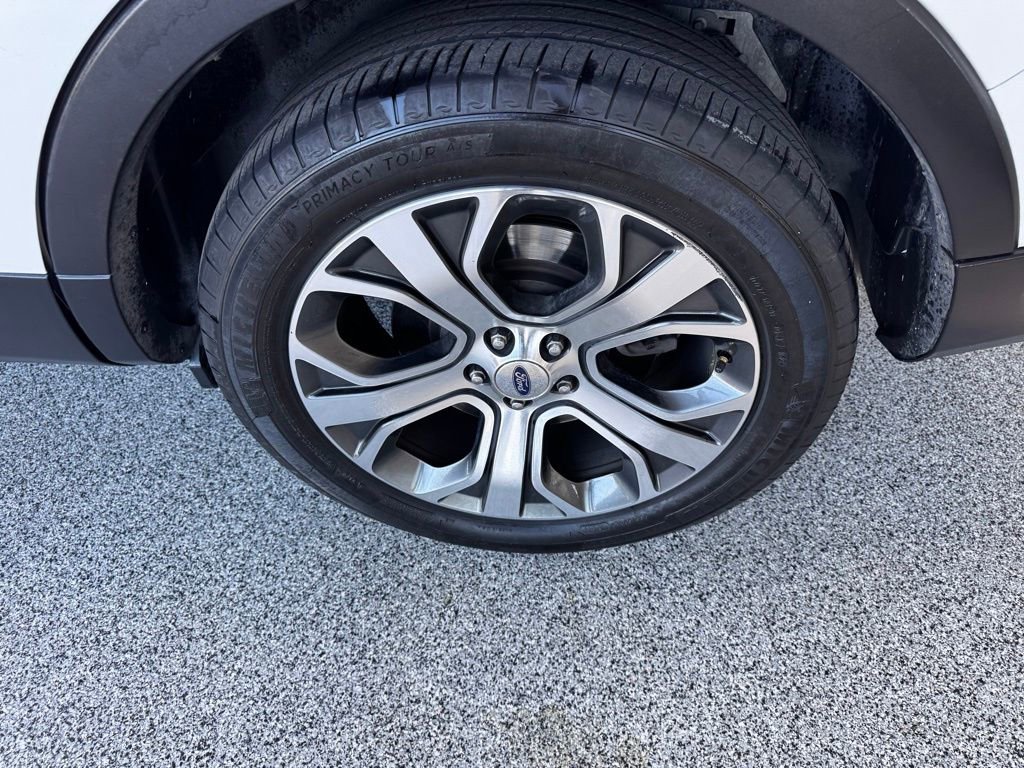 Used 2019 Ford Explorer Platinum image 11