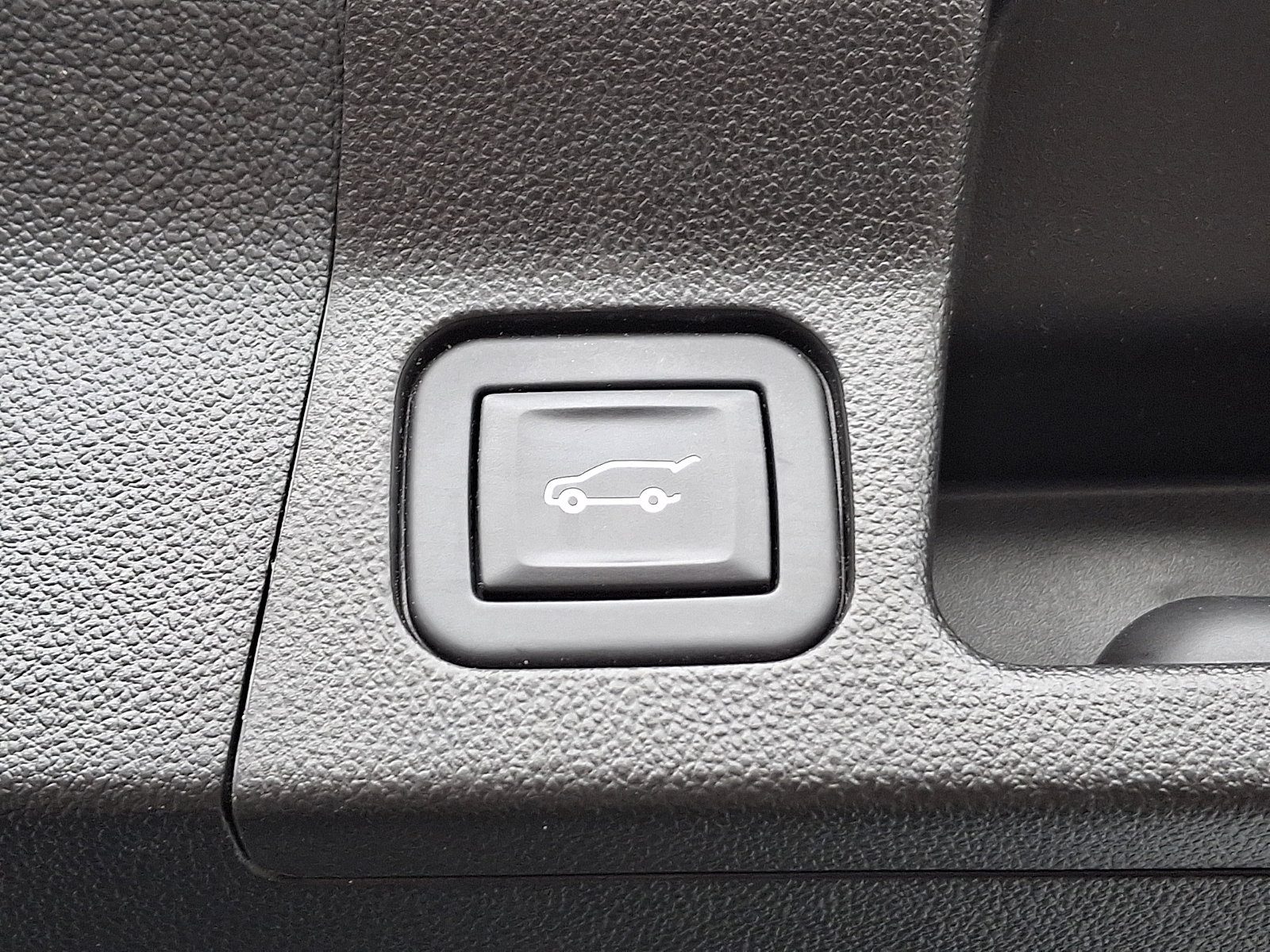 Certified 2023 GMC Acadia SLE w/ Driver Convenience Package FWD image 31