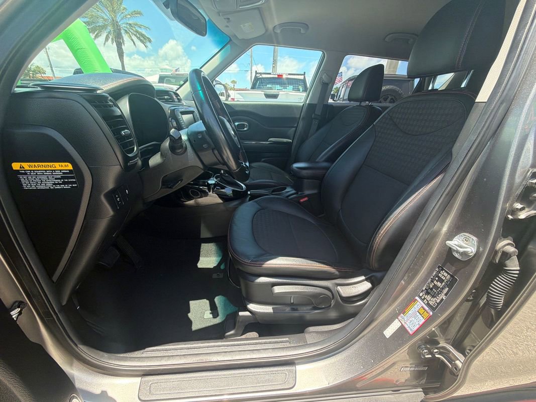 Used 2017 Kia Soul ! FWD image 9