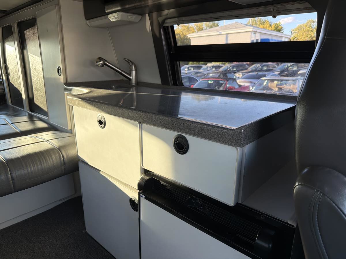 Used 2010 Ford E-350 and Econoline 350 Super Duty image 36