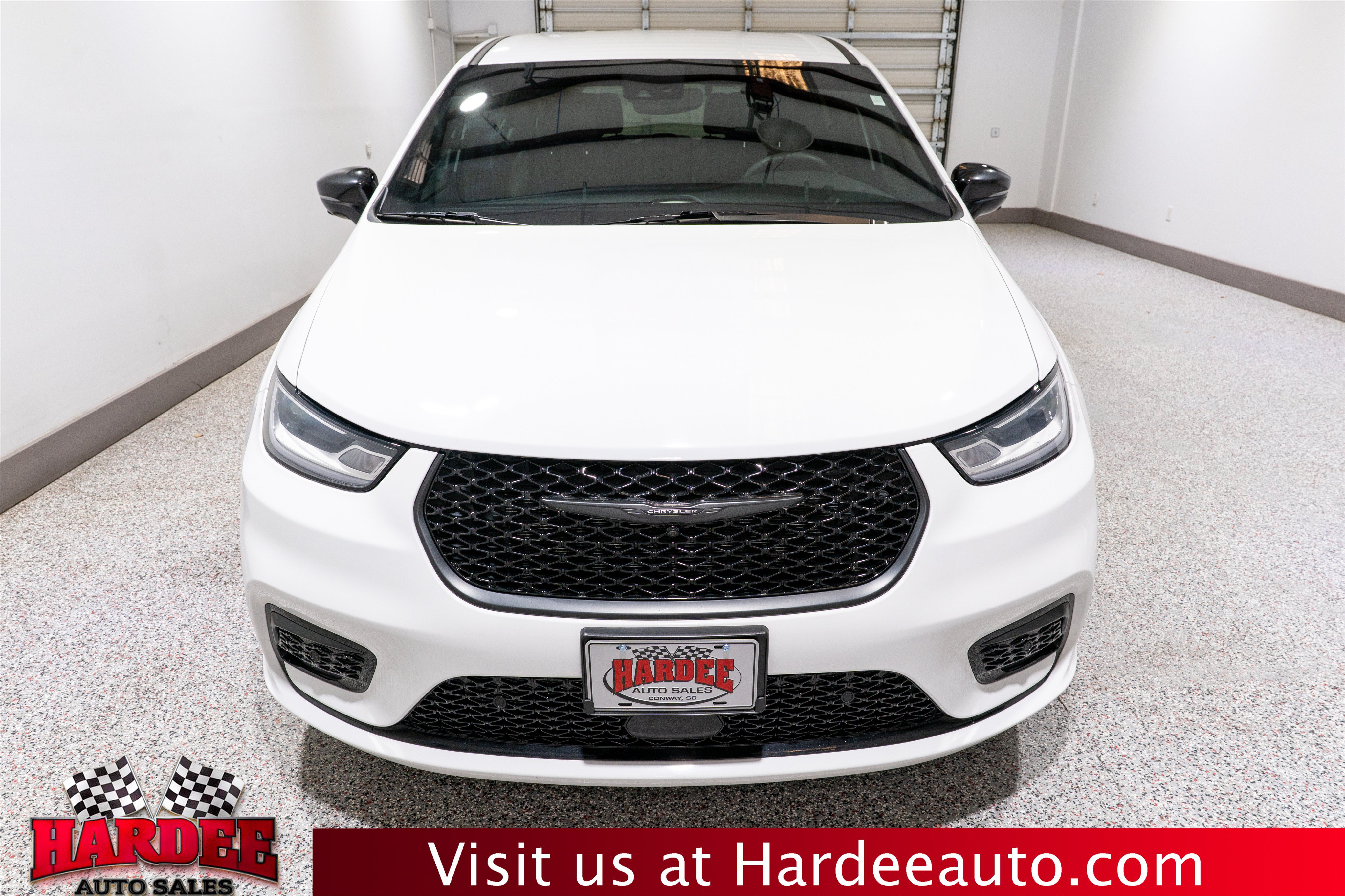Used 2024 Chrysler Pacifica Limited FWD image 7