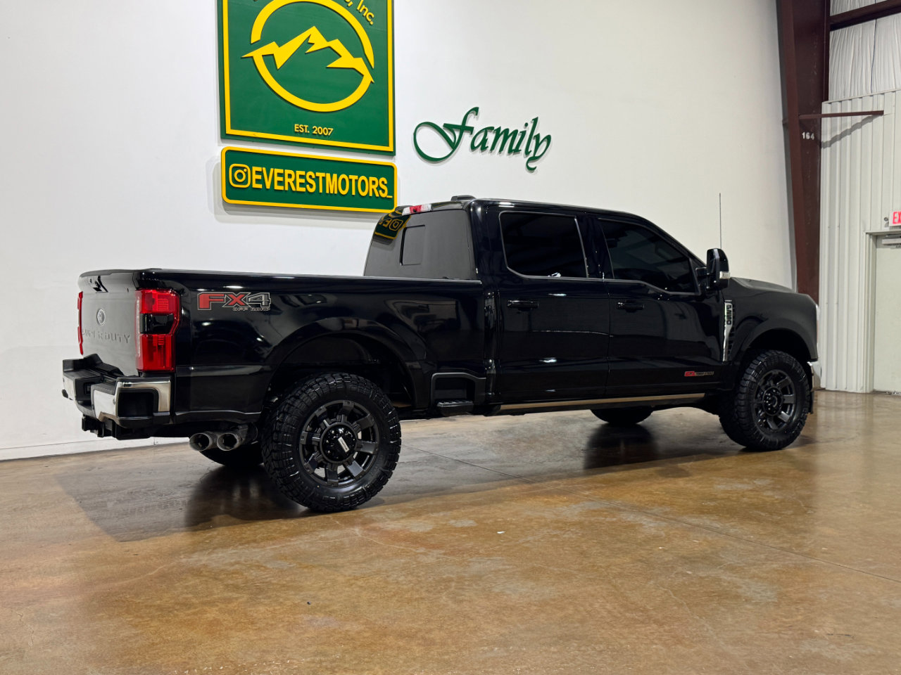 Used 2023 Ford F250 Lariat w/ Lariat Ultimate Package image 8