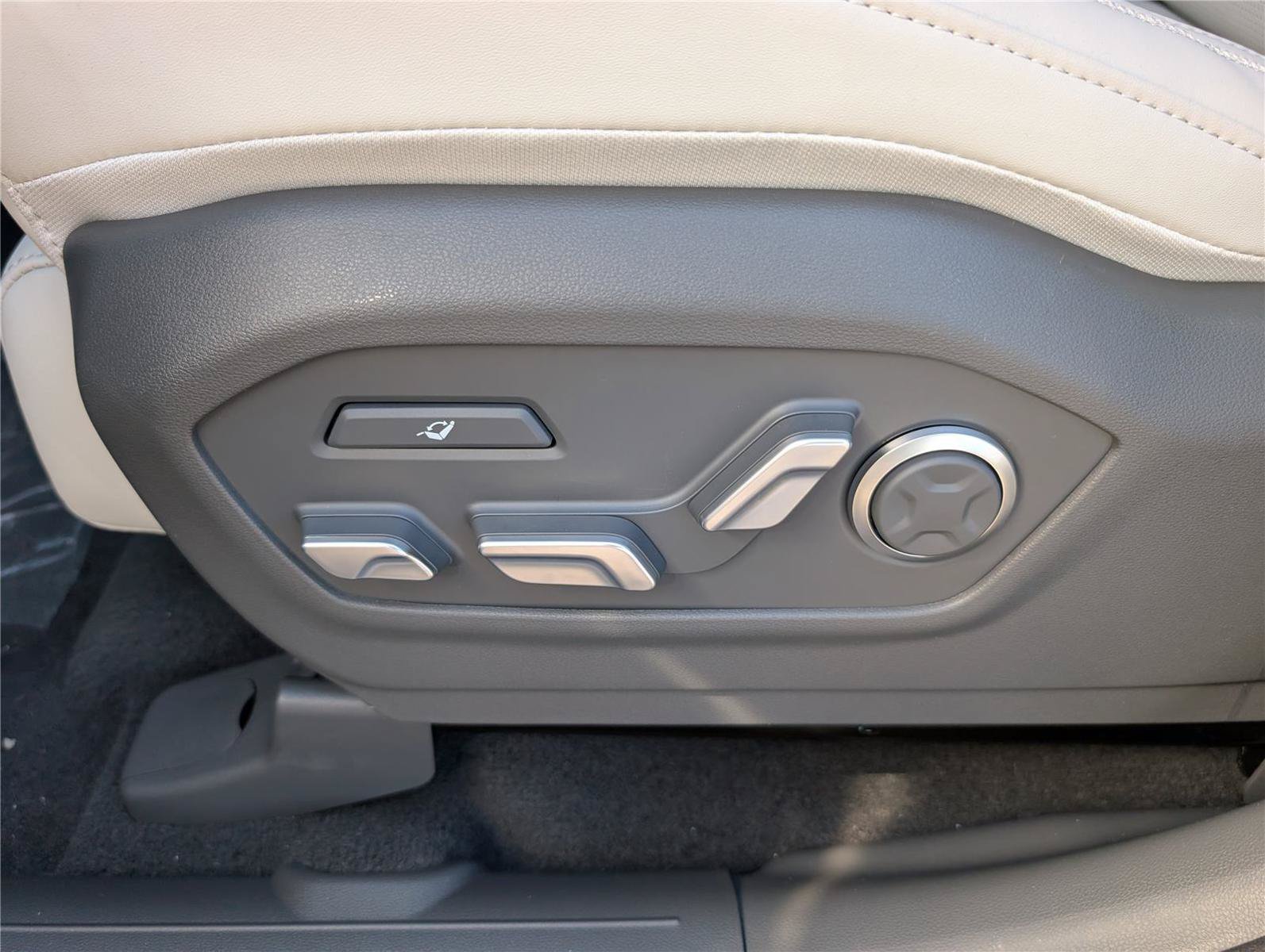 New 2026 Hyundai Santa Fe Calligraphy FWD image 24