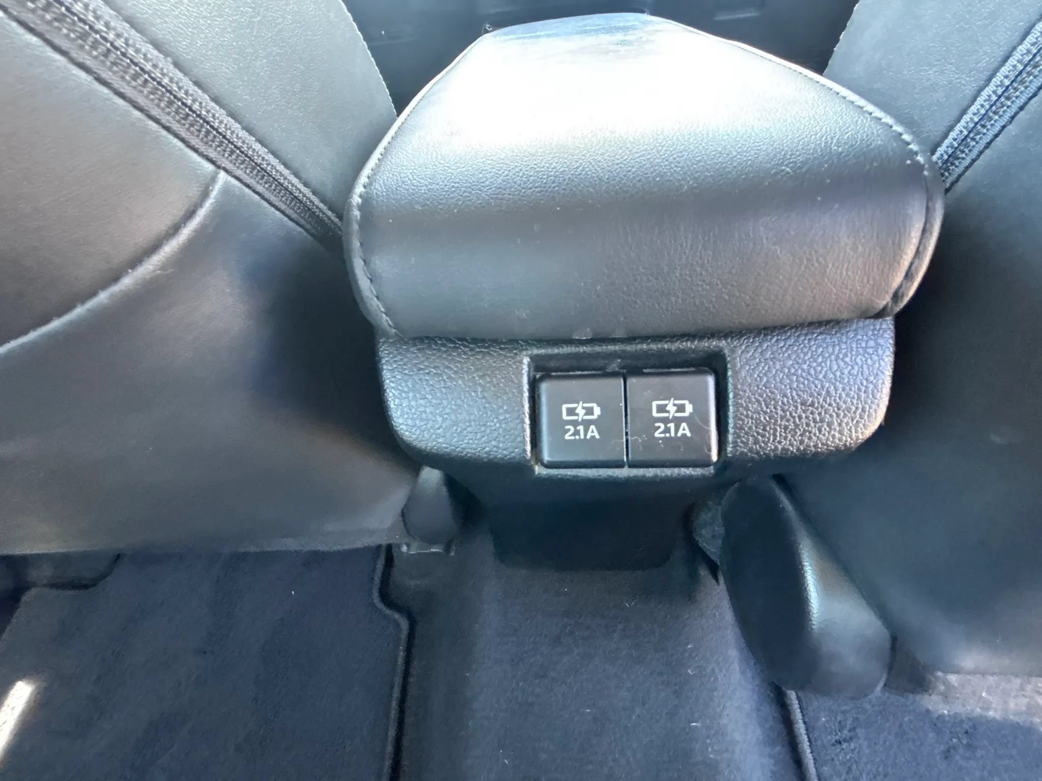 Used 2021 Toyota Prius Prime XLE w/ Carpet Mat Package (TMS) FWD image 22