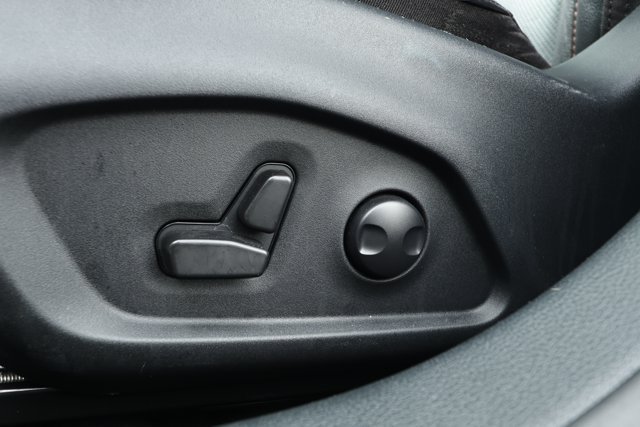Used 2023 Jeep Compass Limited w/ Sun and Sound Group AWD/4WD image 24