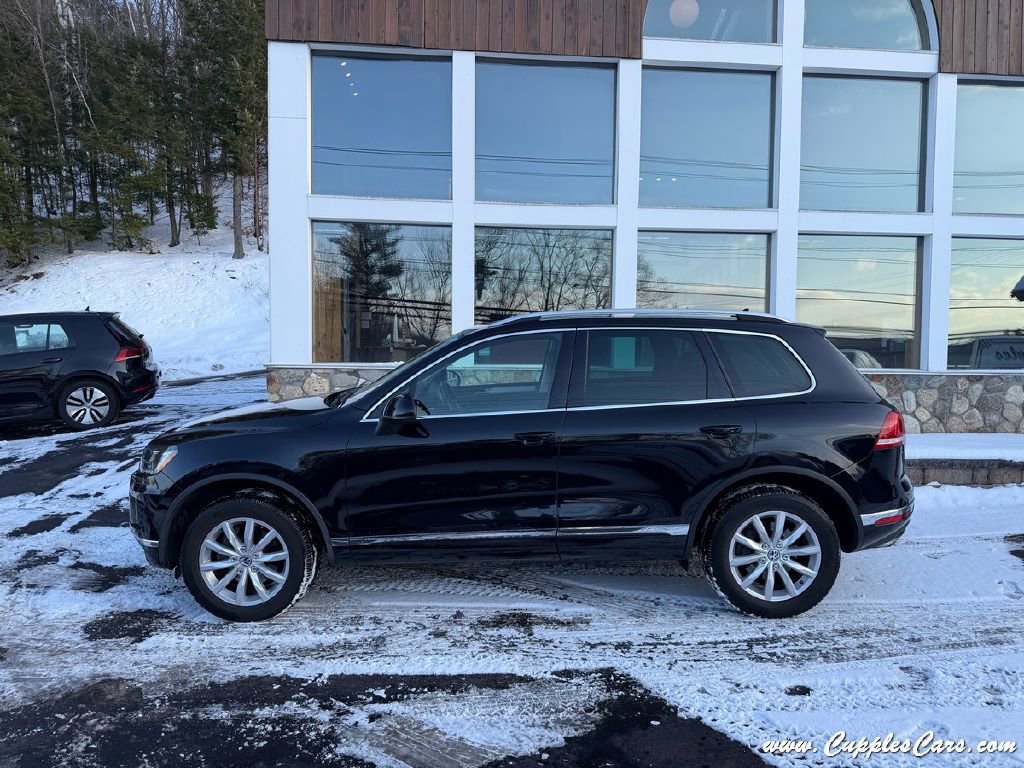 Used 2017 Volkswagen Touareg Sport AWD/4WD image 12
