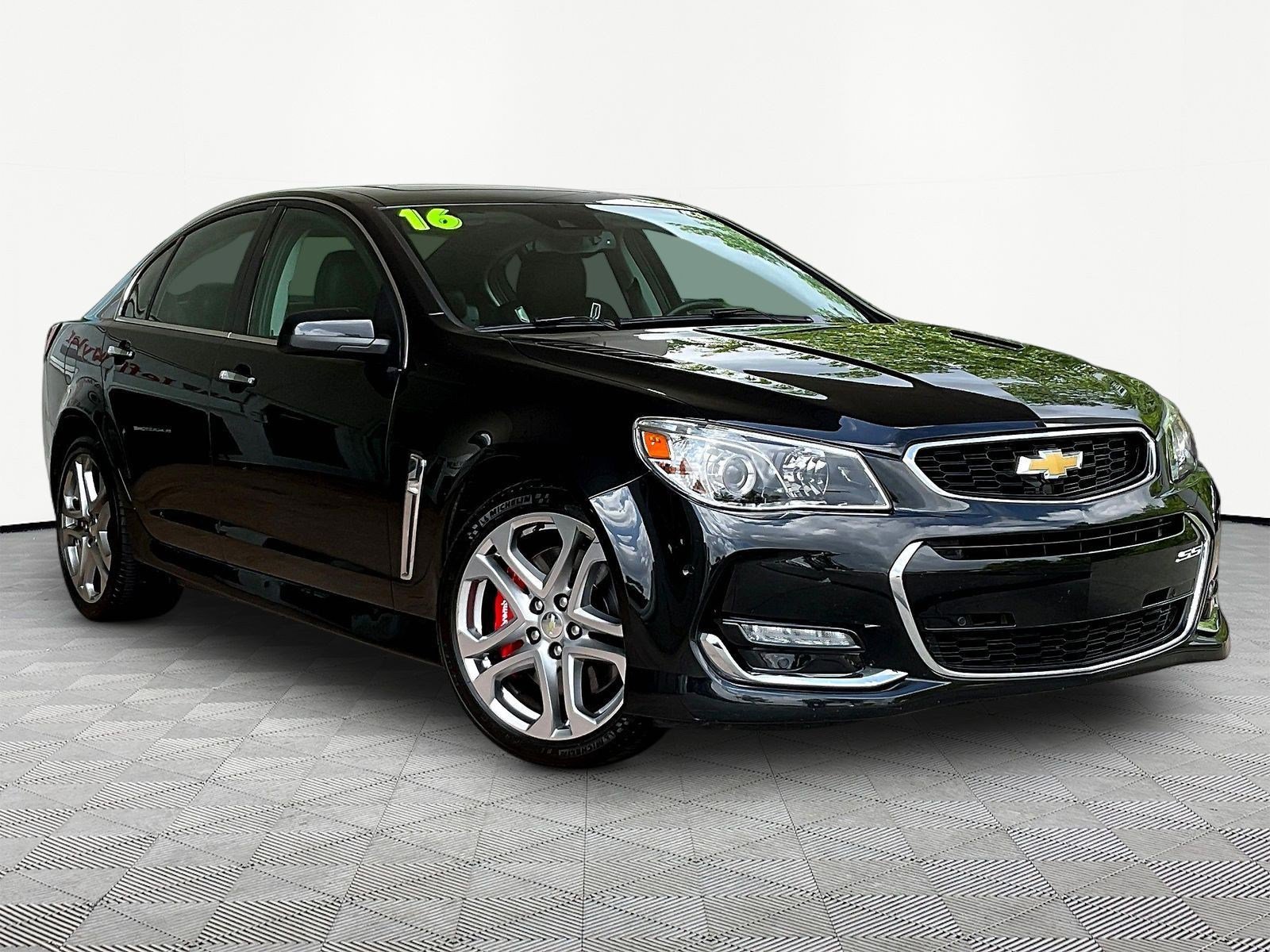 Used 2016 Chevrolet SS RWD image 3