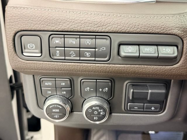 Certified 2022 GMC Yukon XL Denali w/ Denali Premium Package AWD/4WD image 18