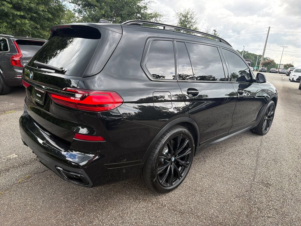 Used 2022 BMW X7 M50i w/ Dynamic Handling Package AWD/4WD image 7