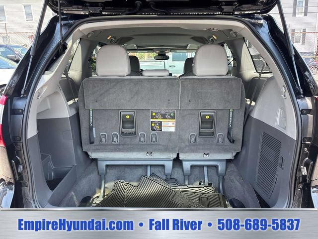 Used 2018 Toyota Sienna XLE w/ XLE Navigation Package AWD/4WD image 15