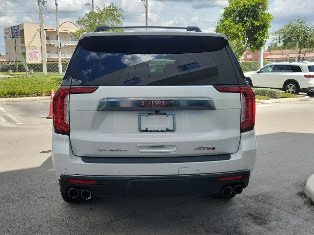Used 2022 GMC Yukon AT4 w/ Technology Package AWD/4WD image 5