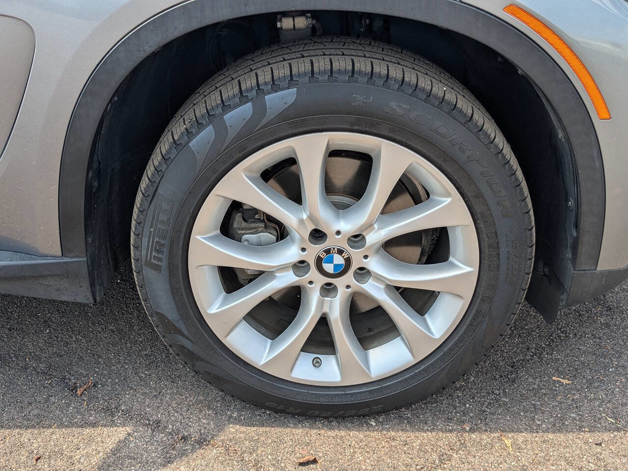 Used 2016 BMW X5 xDrive40e image 10