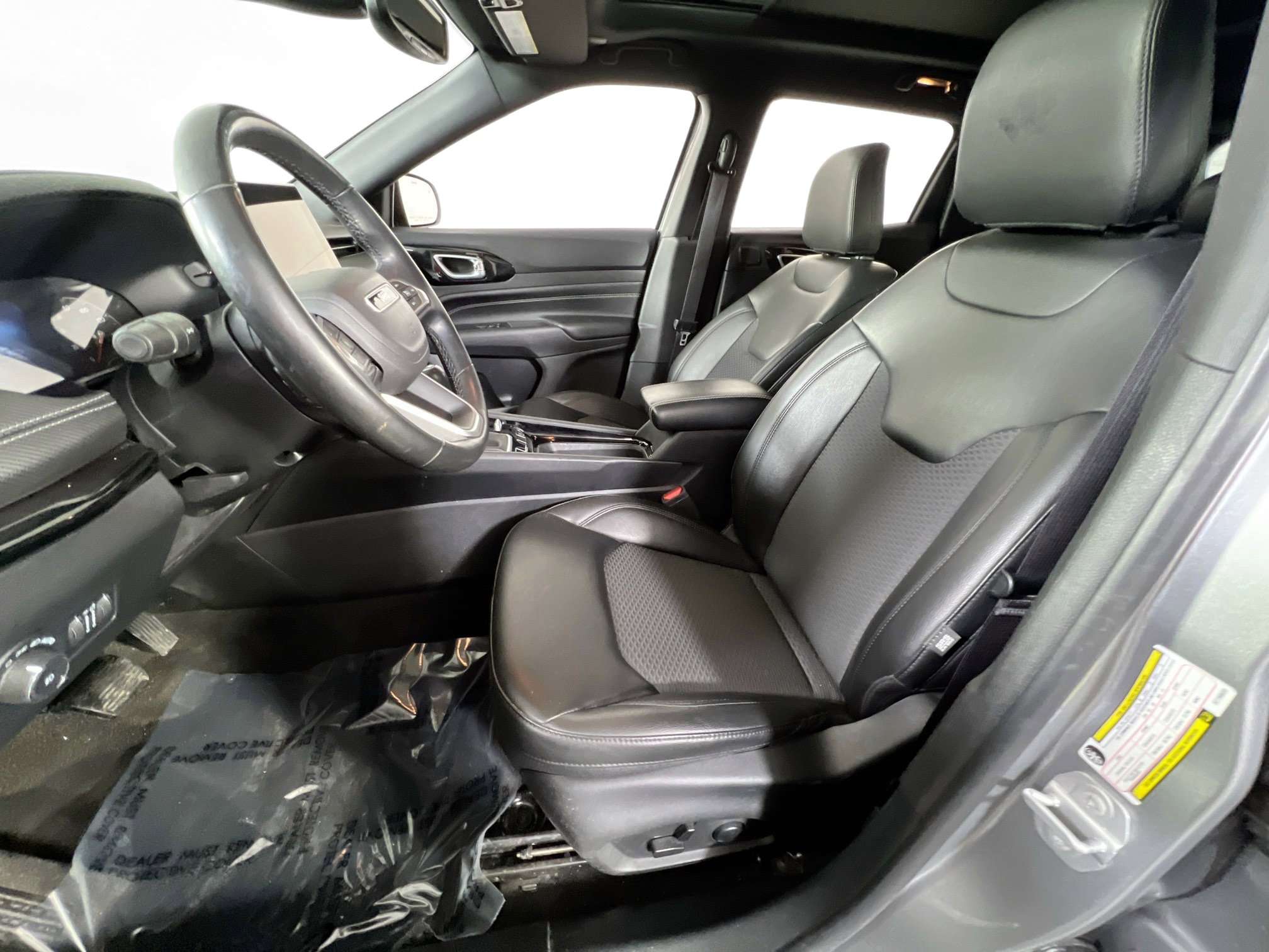 Used 2022 Jeep Compass Altitude w/ Sun and Sound Group image 21