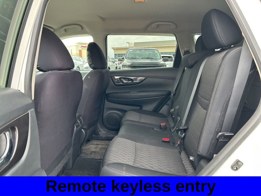 Used 2018 Nissan Rogue SV w/ Premium Package image 7