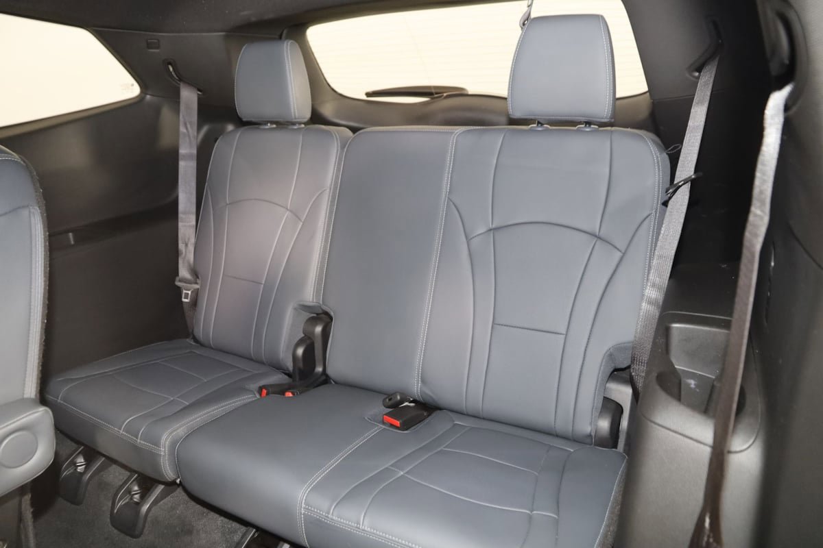 Used 2023 Buick Enclave Essence AWD/4WD image 47