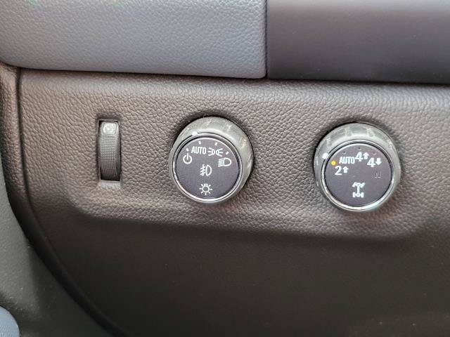 Used 2022 Chevrolet Colorado Z71 AWD/4WD image 12